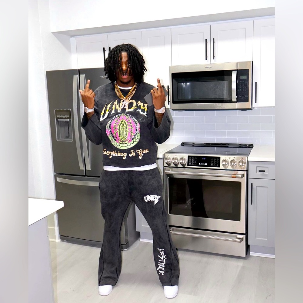 Everything Is Grace Crewneck & Washed Lovestruck Sweatpants